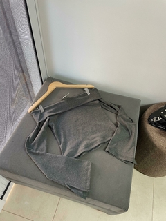 REMERAS MEGAN (GRIS OSCURO) - comprar online