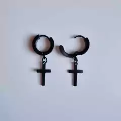 BRINCO ARGOLA 13MM AÇO INOX PRETO C/CRUZ