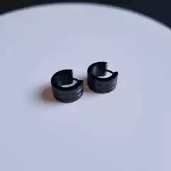 BRINCO AÇO INOX PRETO ARGOLA 5 LISTRAS 12MM na internet