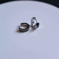 BRINCO AÇO INOX ARGOLA NÚMEROS ROMANOS 12MM - comprar online