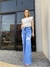 Calça wide leg com destroyed na internet