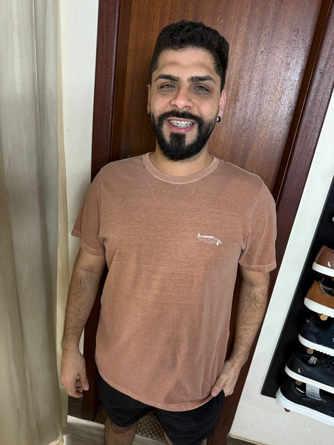 T-Shirt Marrom "Aponta para fé e Rema" GM