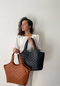 Imagem do Bolsa Feminina matelassê - Poliana - Caramelo