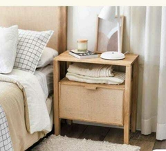 MESA DE LUZ NORDICA CON PUERTA - comprar online