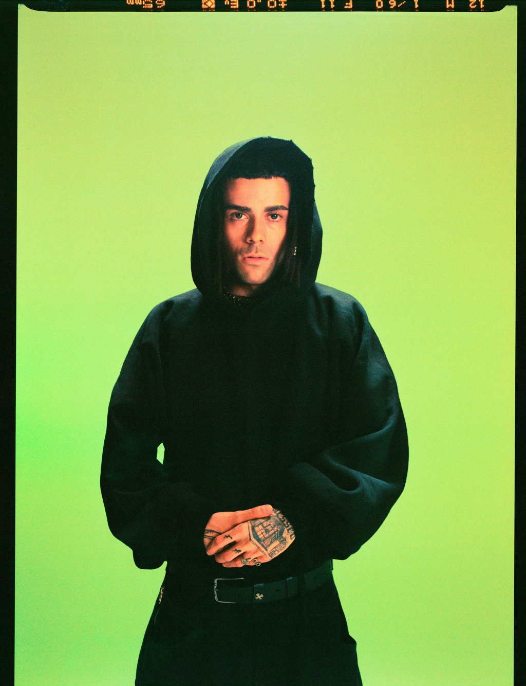 HOODIE "AURA" | BUG | NEGRO