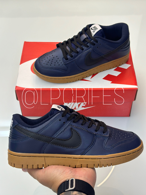 NIKE DUNK LOW