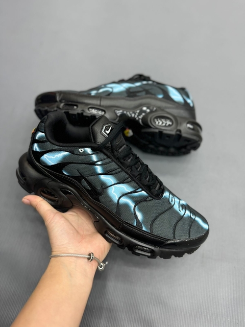 NIKE AIR MAX TN PLUS