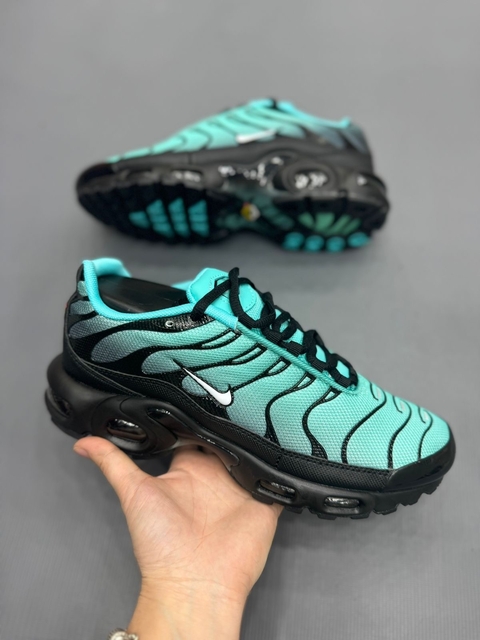 NIKE AIR MAX TN PLUS