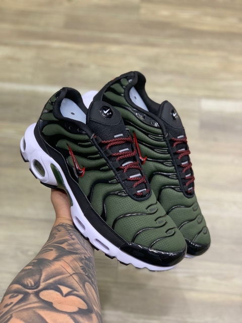 NIKE AIR MAX TN PLUS