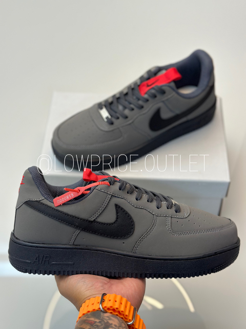 NIKE AIR FORCE 1