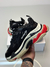 BALENCIAGA TRIPLE S na internet