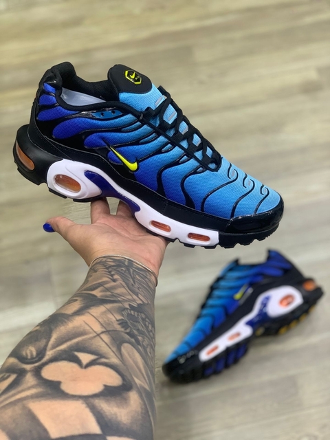 NIKE AIR MAX TN PLUS