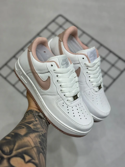NIKE AIR FORCE 1