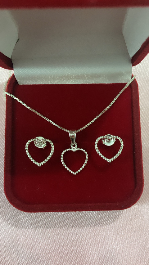 Conjunto Brinco e Colar de Coração