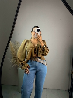 BATA CROPPED VITÓRIA na internet