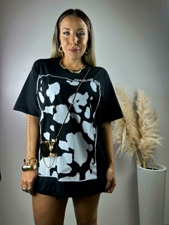 Camiseta T-Shirt Vitória Preta - comprar online
