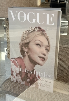 LIBRO DECORATIVO VOGUE en internet