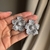 Brinco flor cravejado de zirconias