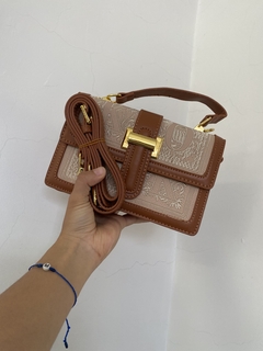 Bolso Café con textura en internet