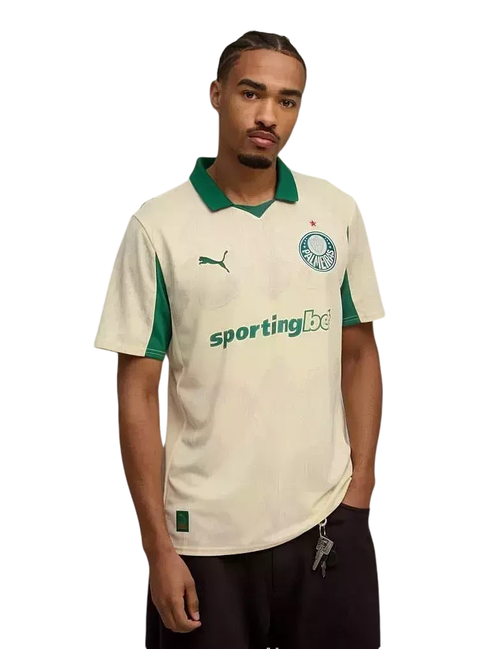 Camisa do Palmeiras edição especial Mundial de Clubes 25/26 na cor bege com detalhes verdes para torcedor