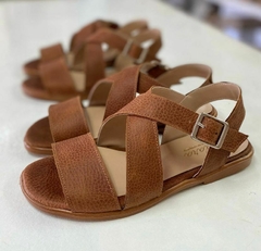 Sandalias cruzadas con hebilla (2509)
