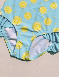 Roupa de banho limão na internet