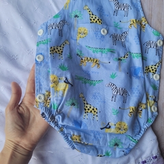 Imagem do Jardineira menino bebê em tricoline