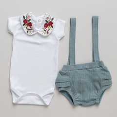 Conjunto bebê body e tapa fralda salopete flores