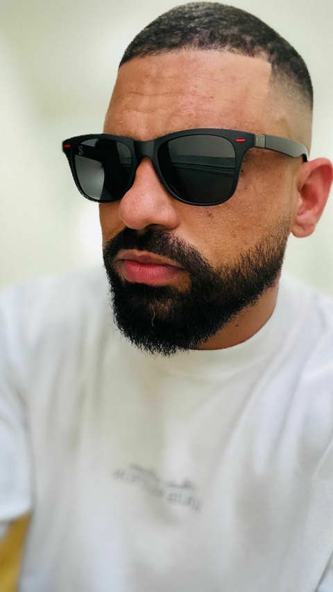 Claus - Preto Ponta Vemelha - comprar online