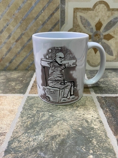 Taza El Loco sentado en internet