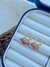 Argola Click Cristal Rosa | Semijoia - comprar online
