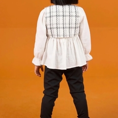 CONJUNTO 3 PEÇAS COM BATA EM ALGODAO TEXTURIZADO, COLETE EM TWEED CHANEL E CALCA MONTARIA EM SCUBA CREPE na internet
