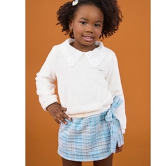 CONJUNTO BLUSA EM FLEECE CONFY COM DETALHE GOLA BORDADA, SHORTS SAIA EM TWEED CONFY na internet