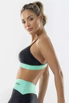 Top Valeria Preto Cirre / Bahamas na internet