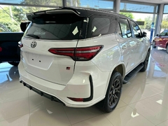 TOYOTA SW4 GR-S 2,8L 224 CV 4X4 AT 0KM - MB AUTOMOTORES