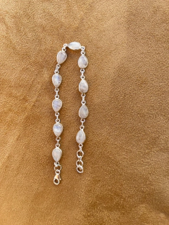 PULSEIRA PEDRA NATURAL PEDRA DA LUA - Livy Pratas