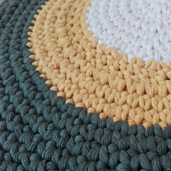 Carpeta/Centro de mesa tricolor en macramé verde - comprar online