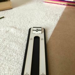 INCENSÁRIO REGUA COM DESENHO 3D EM MDF PRETO E BRANCO