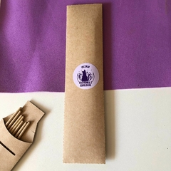 caixinha com 7 incensos - diversos aromas: lavanda, morango, limão… na internet