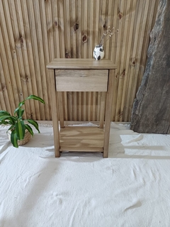 Mesa de luz de álamo- un cajón