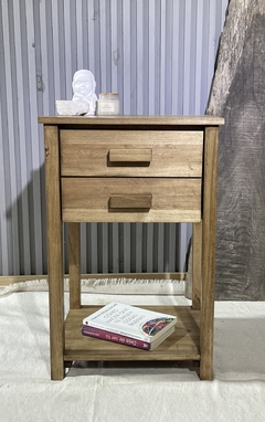 Mesa de luz con uñero