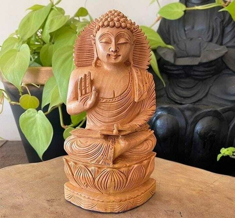 Buda Meditando Madeira Sândalo 13x5,6