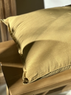 Almohadon color AVELLANA