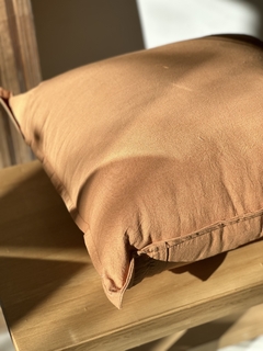 Almohadon color CARAMELO en internet