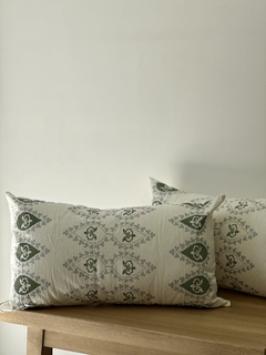 Almohadon flor verde 30x50 cm en internet