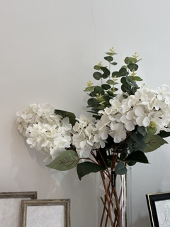 Vara de hortensia blanca
