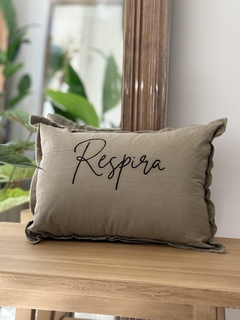 Almohadon bordado RESPIRA - comprar online