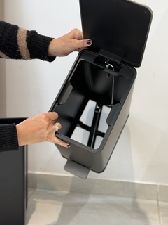 Cesto de residuos negro mate 10 litros - Gelsomino Home Deco