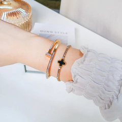 BRACELETE PREGO INSPIRAÇÃO BANHADO A OURO 18K - comprar online