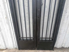 Puerta Frente Antigua De Hierro Cod.13778 - Aberturas Recicladas